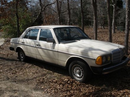 Мерседес 200д 1985